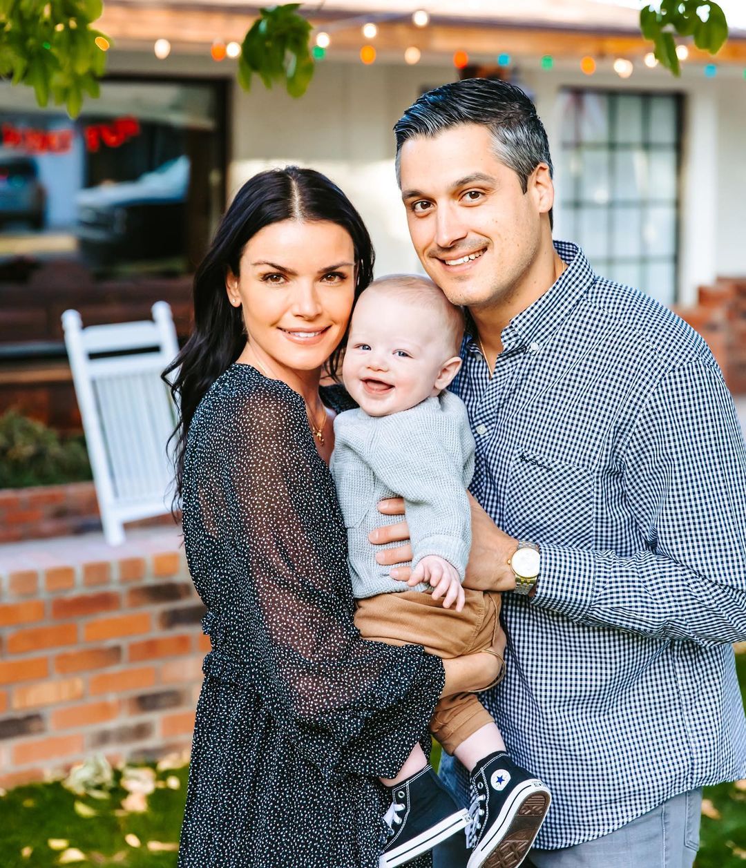 Courtney Robertson Is Married In A Private Wedding Ceremony